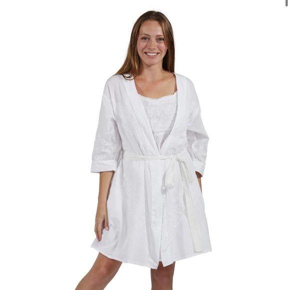 La Cera Other - La Cera Embroidered Short Robe